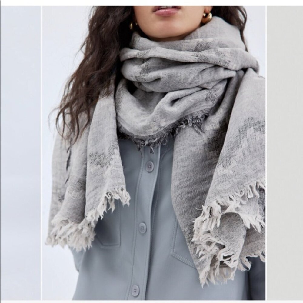 Aritzia Wilfred Gray Silver Metallic Blanket Wool Scarf Shawl Mosaic Reversible